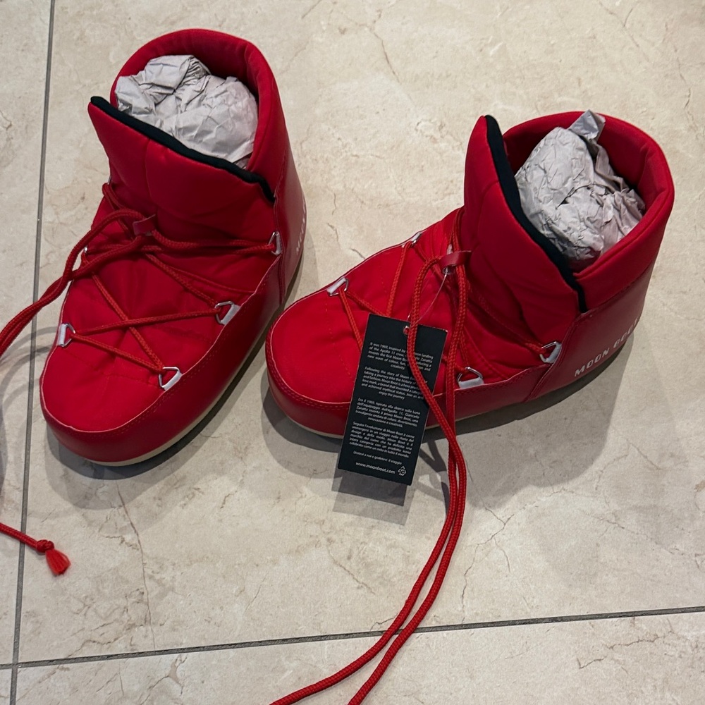 Moon Boot Red Lace-Up Winter Boots